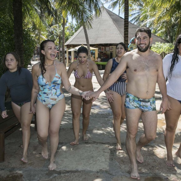 Solange Almeida e a família estiveram no Beach Park, em Fortaleza