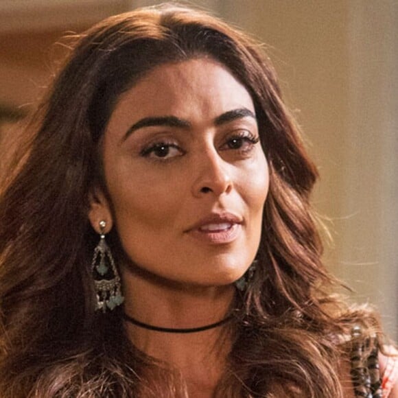 Bibi (Juliana Paes) paga dívida de Silvana (Lilia Cabral) na casa de jogos e a salva de ser desmascarada, na novela 'A Força do Querer'