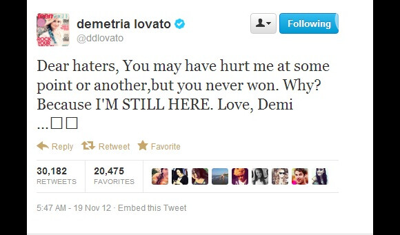 Demi Lovato desabafa no Twitter nesta segunda-feira (19)