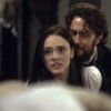 Thomas (Gabriel Braga Nunes) dá uma surra de cinto em Anna (Isabelle Drummond), na novela 'Novo Mundo'