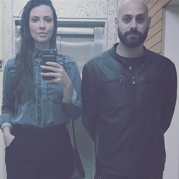 Camila Rodrigues deu a entender que estava se relacionando com o diretor de negócios Ighor Payola quando recebeu um buquê de flores dele, em setembro de 2016