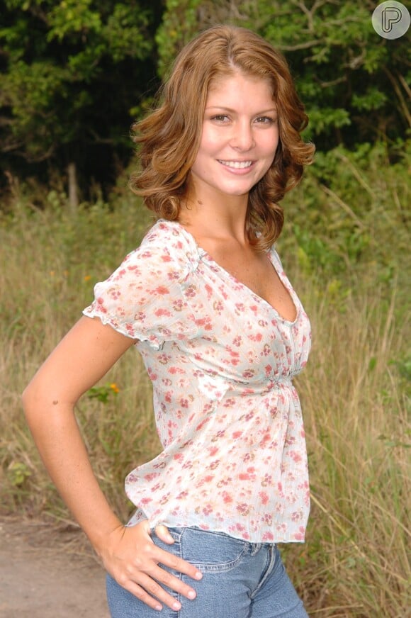 Bárbara Borges apareceu com o cabelo curto para dar vida à personagem Tatiana na série 'Carga Pesada', em 2005