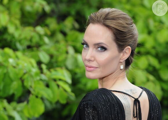 Angelina Jolie admitiu momento difícil após separação de Brad Pitt em 2016