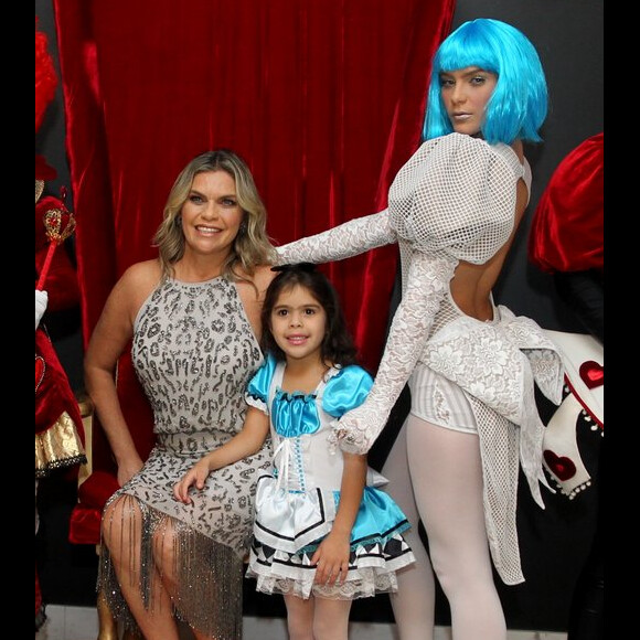 Isabella Santoni vai morar com a mãe e a irmã em apartamento no Recreio dos Bandeirantes. 'Ela está bastante animada', garante arquiteta da atriz