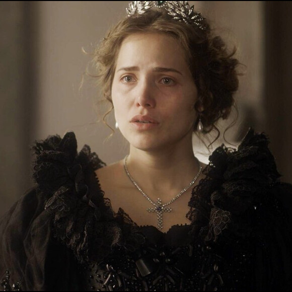 Leopoldina (Leticia Colin) fica arrasada ao saber que Domitila (Agatha Moreira) está grávida, na novela 'Novo Mundo'