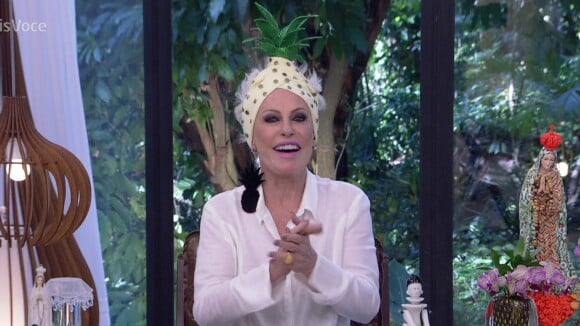 Ana Maria Braga usa turbante de abacaxi e movimenta web: 'Criadora de meme'