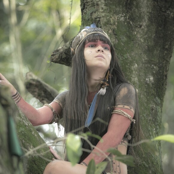 Jacira (Giullia Buscacio) convence as outras índias a lutarem para resgatar Piatã (Rodrigo Simas) e os guerreiros, no capítulo que vai ao ar quinta-feira, dia 10 de agosto de 2017, na novela 'Novo Mundo'