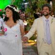 O diretor Ernani Nunes apostou em terno branco para o casamento com Juliana Alves