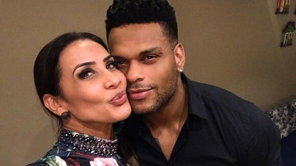 Scheila Carvalho posta foto beijando Tony Salles após recuperação: 'Amor'