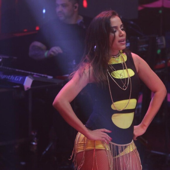 Anitta falou sobre seu namoro com Thiago Magalhães: 'Estou muito feliz'