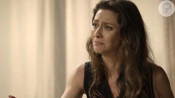 Joyce (Maria Fernanda Cândido) não se conforma com a atitude da filha, Ivana (Carol Duarte), na novela 'A Força do Querer': 'Você está louca?'