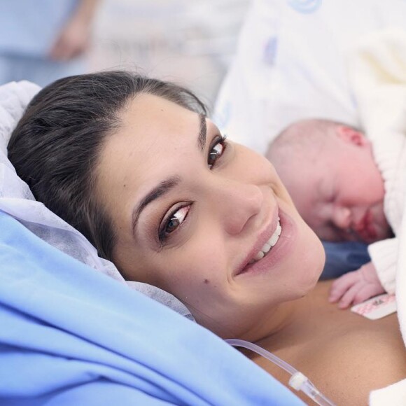 Thais Fersoza deu à luz Teodoro, segundo filho com Michel Teló, no dia 25 de junho de 2017
 