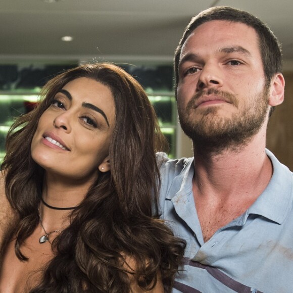 Rubinho (Emílio Dantas) e Bibi (Juliana Paes) assumem o comando do tráfico no Morro Azul e se tornam o 'Barão e a Baronesa do pó', na novela 'A Força do Querer'