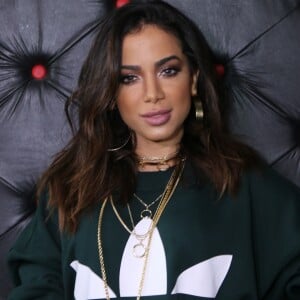 Anitta vai lançar o primeiro álbum em inglês depois de assinar com a produtora Signs