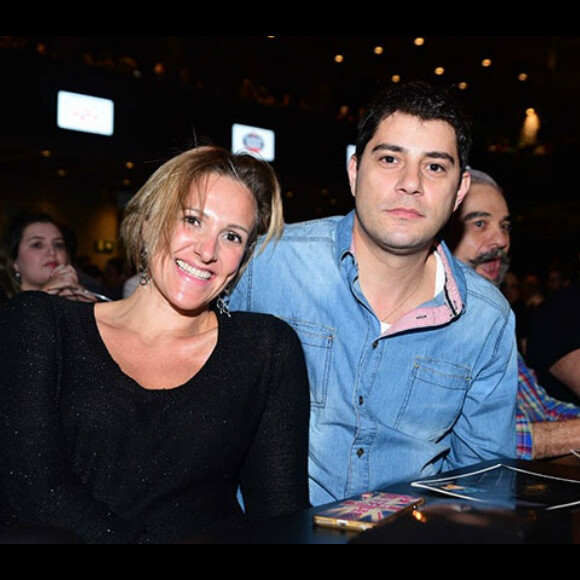 Amalia Candido Stringhini, mulher de Evaristo Costa, confirmou a mudança da família para a Inglaterra em seu Instagram, na última terça-feira, 1º de agosto de 2017