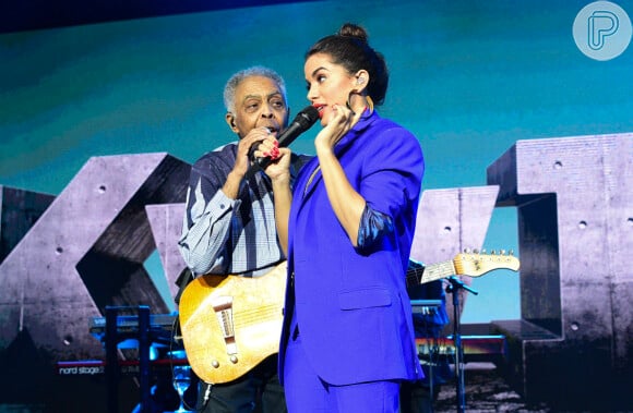 Anitta e Gilberto Gil mostraram sintonia em show durante lançamento de carro da Renault, em São Paulo, nesta quarta-feira, 2 de agosto de 2017