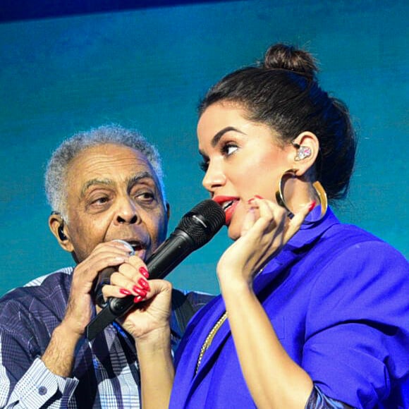 Anitta e Gilberto Gil mostraram sintonia em show durante lançamento de carro da Renault, em São Paulo, nesta quarta-feira, 2 de agosto de 2017