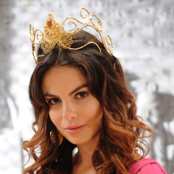 Nitócris (Sthefany Brito) ameaça Sammu-Ramat (Christine Fernandes) dizendo que Shamiran (Gabriela Moreyra) precisa perder o bebê, no capítulo de quinta-feira, 10 de agosto de 2017, da novela 'O Rico e Lázaro'