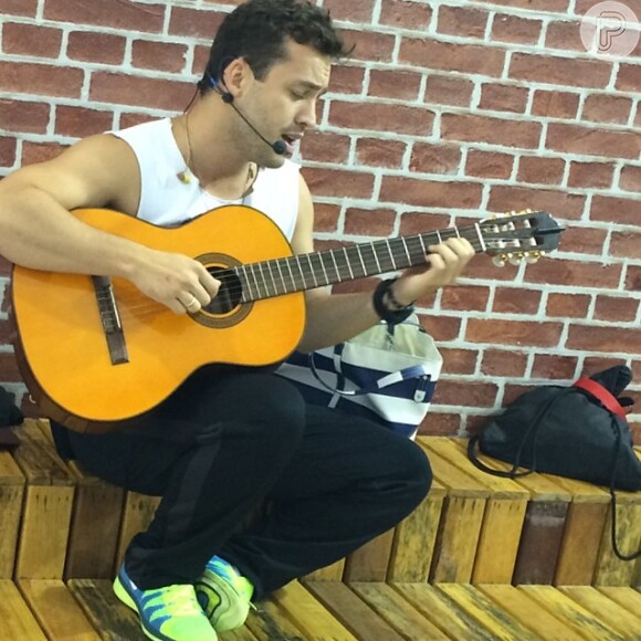 Rodrigo Andrade tem se dedicado à carreira na música
