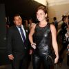 Giovanna Antonelli, que vai desfilar pela TNG, chegou bem animada ao Fashion Rio