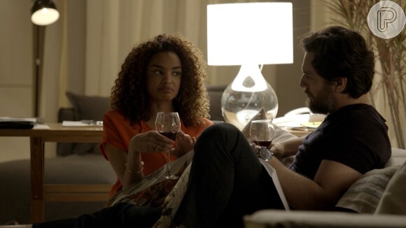 Leila (Lucy Ramos) diz a Caio (Rodrigo Lombardi) que eles sempre foram melhores como amigos, na novela 'A Força do Querer'