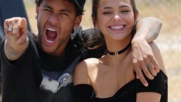 Neymar parabeniza ex-namorada Bruna Marquezine por aniversário: 'Merece o mundo'