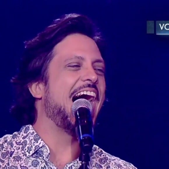 Lúcio Mauro Filho cantou 'Um Certo Alguém' e dedicou a música para a mulher, Cíntia