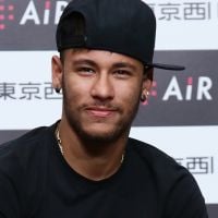 Neymar festeja Torre Eiffel iluminada com seu nome: 'Nem nos melhores sonhos'