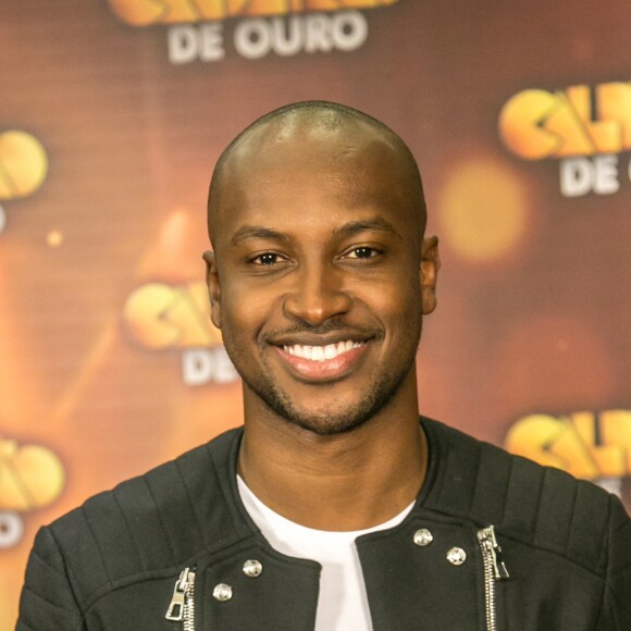 Thiaguinho também opina em seus looks apesar da ajuda de seu stylist