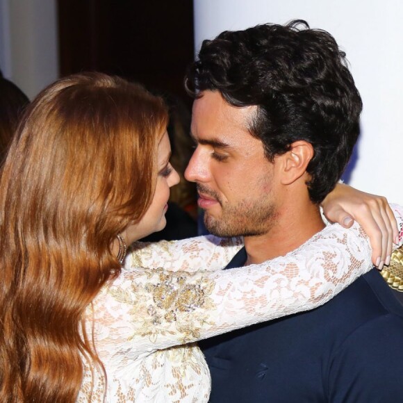 Primeiro beijo de Marina Ruy Barbosa e Xandinho Negrão foi ao som de Paula Fernandes, contou a sertaneja