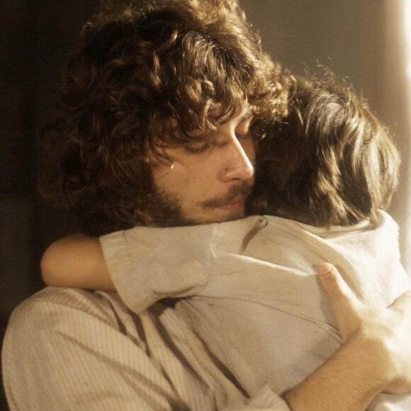 Quinzinho (Théo de Almeida Lopes) começa a falar normalmente e emociona Joaquim (Chay Suede), no capítulo que vai ao ar quinta-feira, dia 17 de agosto de 2017, na novela 'Novo Mundo'