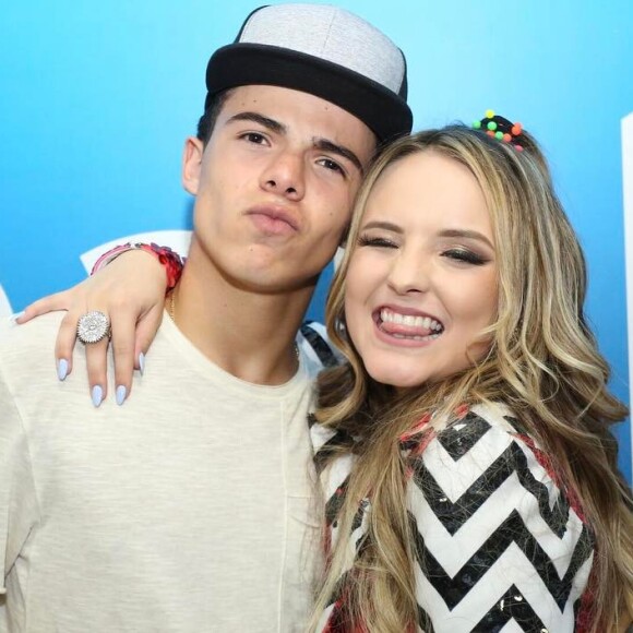 Crise no namoro com Thomaz Costa? Larissa Manoela surge em foto com o ex-namorado, João Guilherme Ávila
