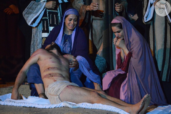 A 'Paixão de Cristo de Nova Jerusalém' é encenada todos os anos durante a Semana Santa