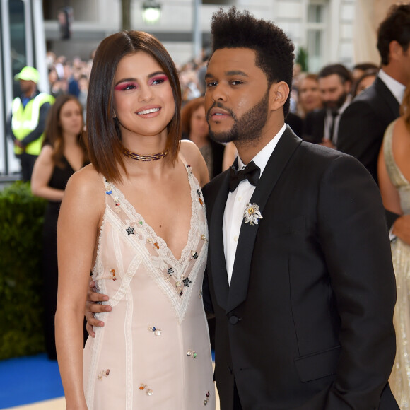 Selena Gomez, namorada de The Weeknd, enviou mensagens para Justin Bieber com intenção de apoiá-lo