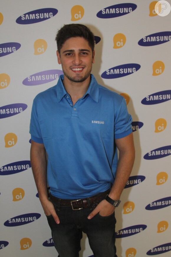 Daniel Rocha participa de lançamento de celular, em 12 de abril de 2014