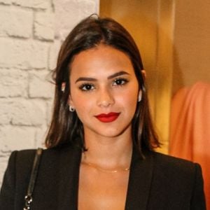 Bruna Marquezine mora sozinha há um ano. 'Sou uma farsa, não sou tão adulta assim', brincou a atriz