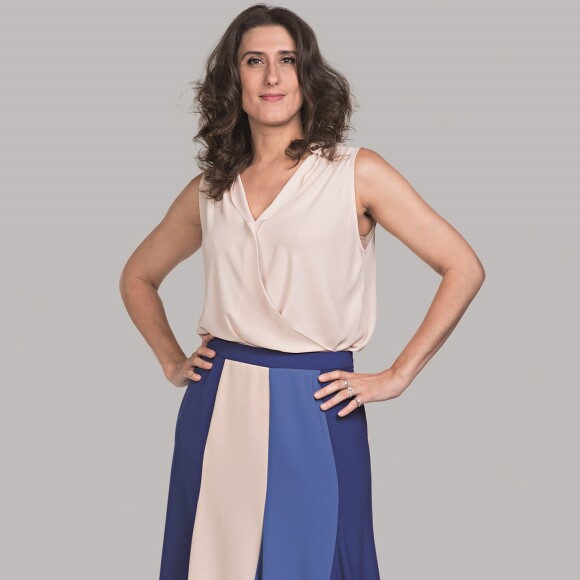 Paola Carosella negou os rumores de gravidez depois de exibir uma barriga saliente no 'MasterChef', na última terça-feira, 8 de agosto de 2017