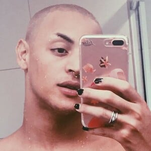 'Eu amo esse menino, o Pabllo sem maquiagem. Não finjo ser uma pessoa que não sou. A partir do momento que me assumi drag, me sinto mais confiante, aberta, As pessoas começaram a me ouvir diferente. Coloco tudo que tinha preso para fora', acrescentou Pabllo Vittar