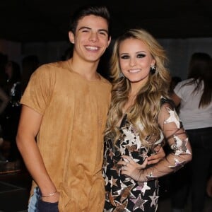 Larissa Manoela confirmou o fim do namoro com Thomaz Costa nesta quarta-feira, 9 de agosto de 2017