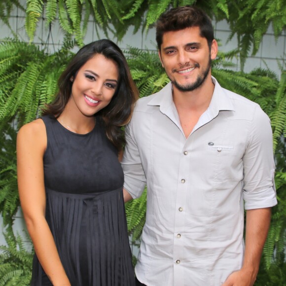 'Obrigada pelo melhor presente da minha vida', disse Yanna Lavigne para Bruno Gissoni