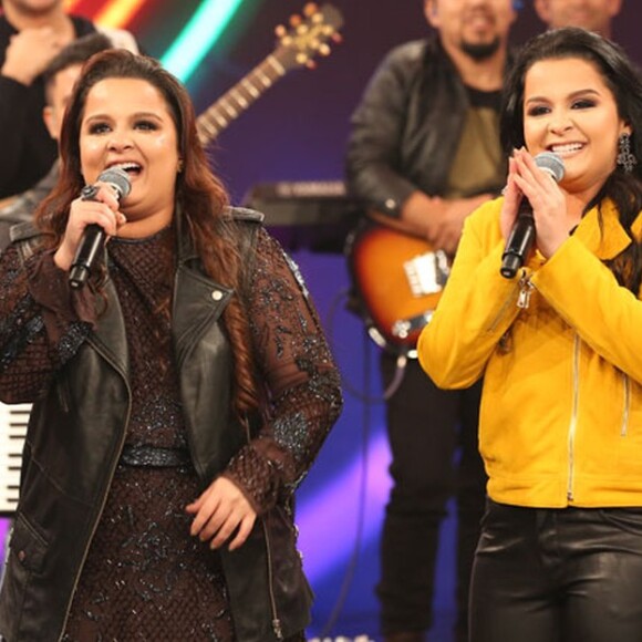 Um telão pegou fogo durante show de Maiara e Maraísa em Itaguaí, na região metropolitana do Rio de Janeiro, em julho de 2017