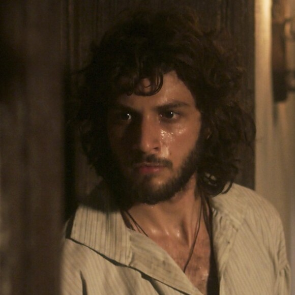 Joaquim (Chay Suede) faz acordo com Fred (Leopoldo Pacheco) para conseguir resgatar Libério (Felipe Silcler), no capítulo que vai ao ar quinta-feira, dia 24 de agosto de 2017, na novela 'Novo Mundo'