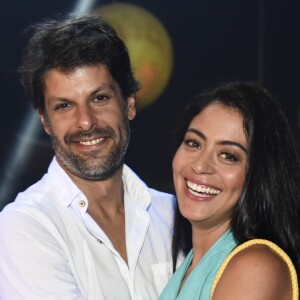 Carol Castro e Felipe Prazeres assumiram o namoro em abril do ano passado