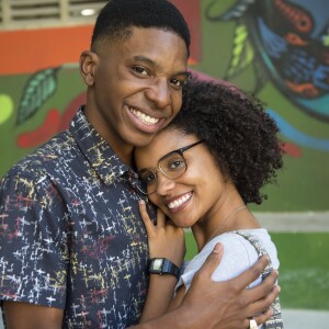 Na novela 'Malhação', Ellen (Heslaine Vieira) e Fio (Lucas Koka Penteado) se beijam no capítulo que vai ao ar na sexta-feira, dia 25 de agosto de 2017
