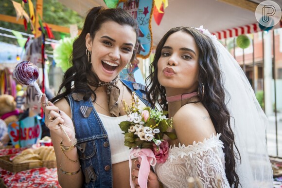 Na novela 'Malhação', K1 (Talita Younan) e K2 (Carol Macedo) ficam surpresas ao verem Deco (Pablo Morais) e Keyla (Gabriela Medvedovski) juntos no capítulo que vai ao ar na quinta-feira, dia 24 de agosto de 2017