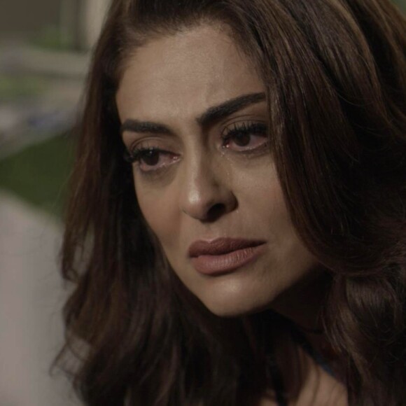 Bibi (Juliana Paes) é presa na frente do filho, Dedé (João Bravo), nos próximos capítulos da novela 'A Força do Querer', adianta o colunista de TV Daniel Castro, nesta terça-feira, 15 de agosto de 2017