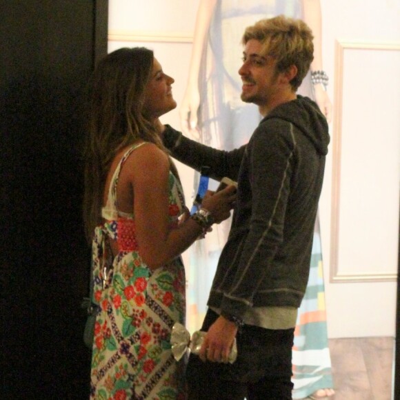 Eike Duarte namorou a atriz Giulia Costa por três anos e afirma que os dois não mantêm contato: 'Tivemos um término amigável e ficou um clima amistoso entre nós'