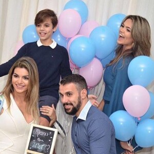 ''Graças a Deus, Deus nunca me desamparou e isso nunca foi um problema', afirmou Kelly Key sobre sua situação financeira', contou Kelly Key