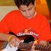 Enzo Celulari toca instrumentos desde os sete anos de idade