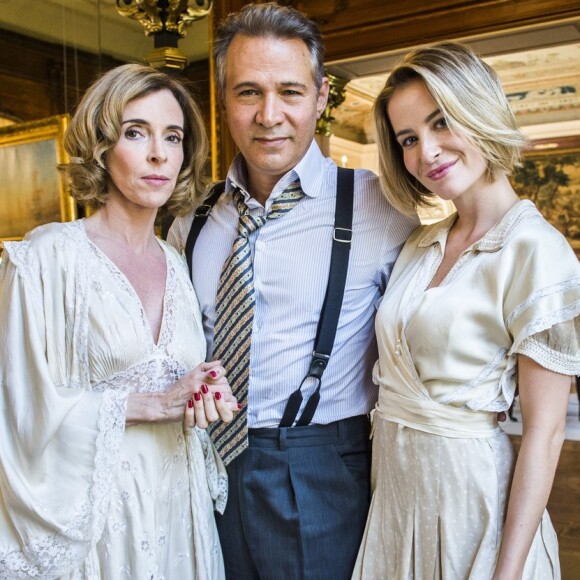 Celina (Barbara França) é filha de Bernardo (Nelson Freitas) e Alzira (Deborah Evelyn) na nova novela 'Tempo de Amar', a sucessora de 'Novo Mundo'